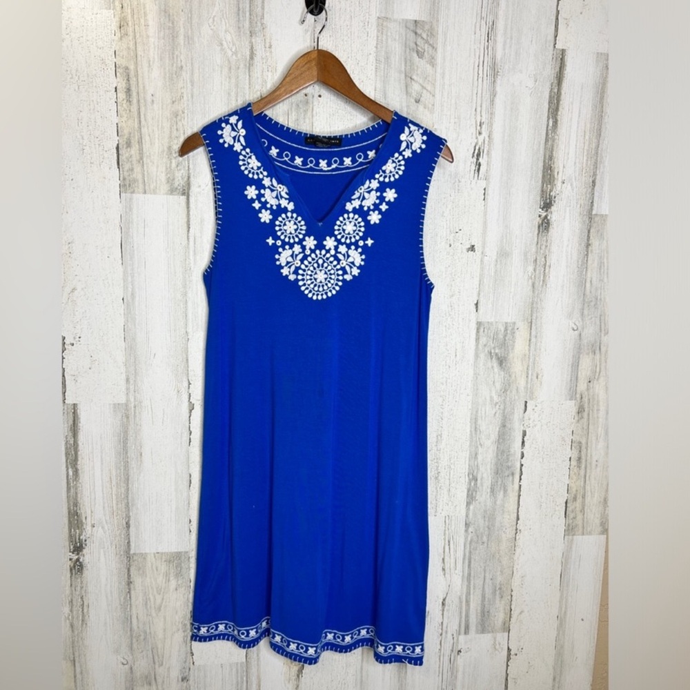 Grace Elements Women's Sleeveless Floral Embroidered Dress Blue White Size M